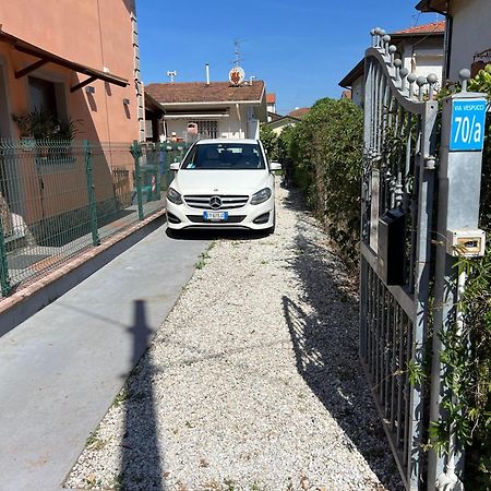 Casa Vacanze Vespucci Torre del Lago Puccini Dış mekan fotoğraf